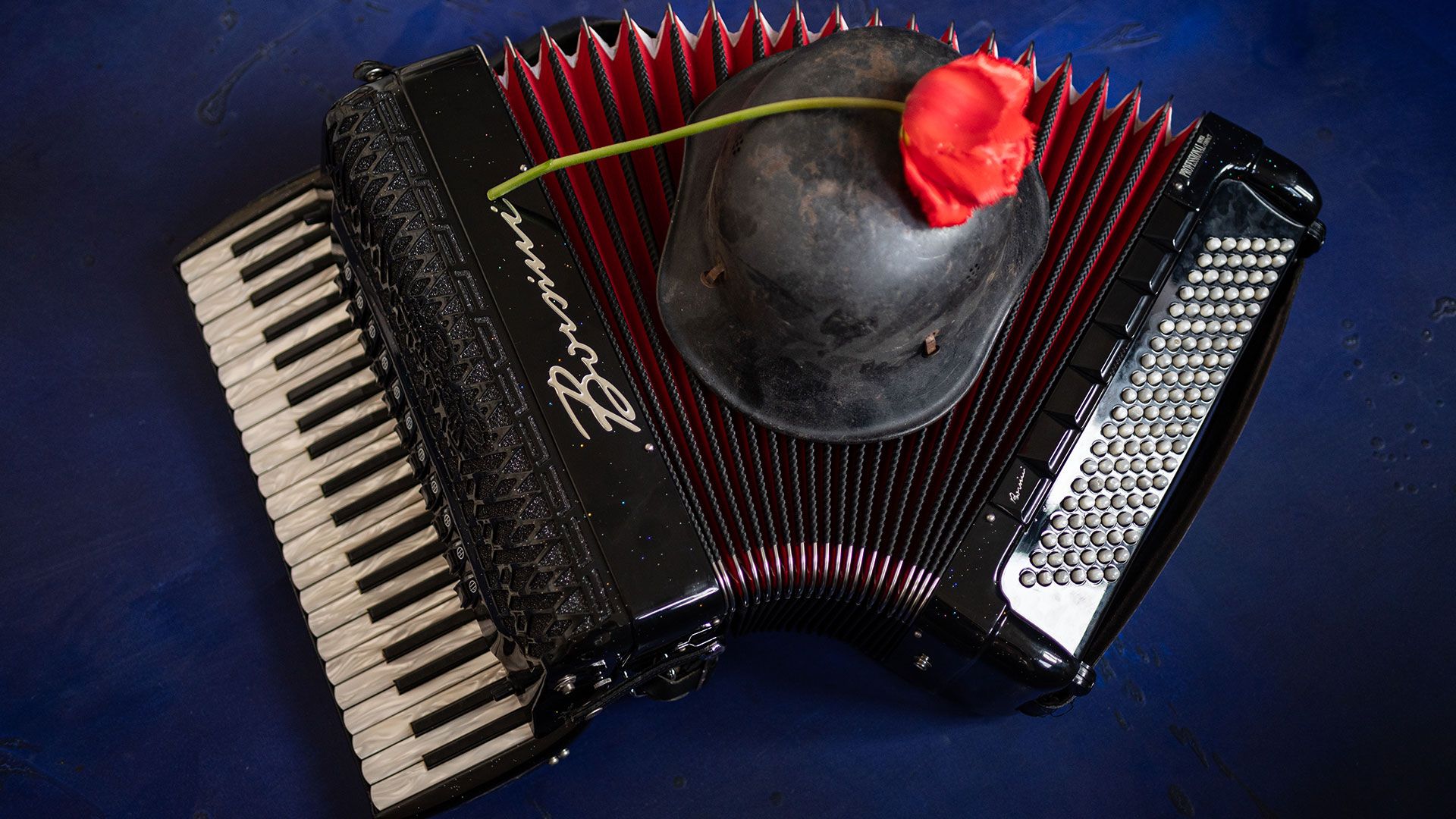Was passiert, wenn Jiddische Kultur auf Tango Argentino trifft? Ein Tanz? Ein Witz? Mehr Fragen? Die Antwort gibt „Di Goldene Argentine“ in der Fischhalle Harburg.  | Foto: ein