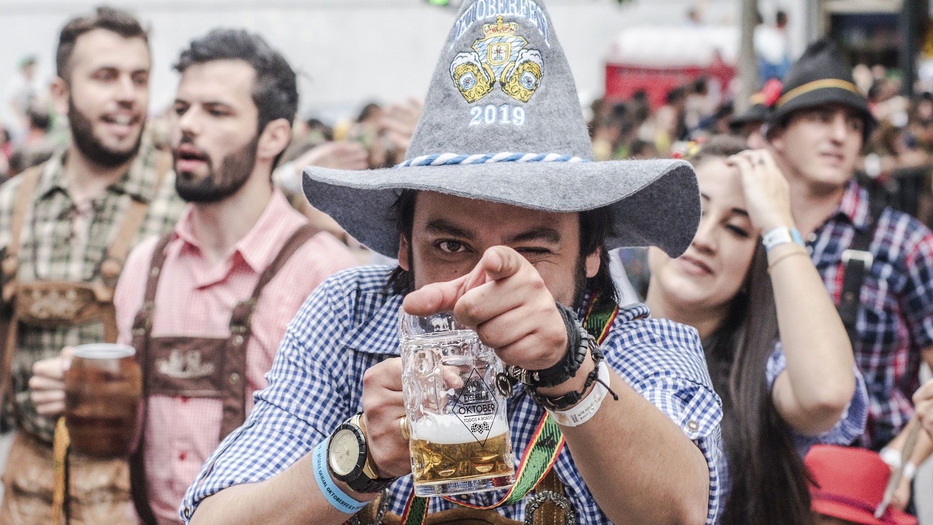 Die Lions aus dem Harburger Hafen feiern Oktoberfest. | Foto: ein