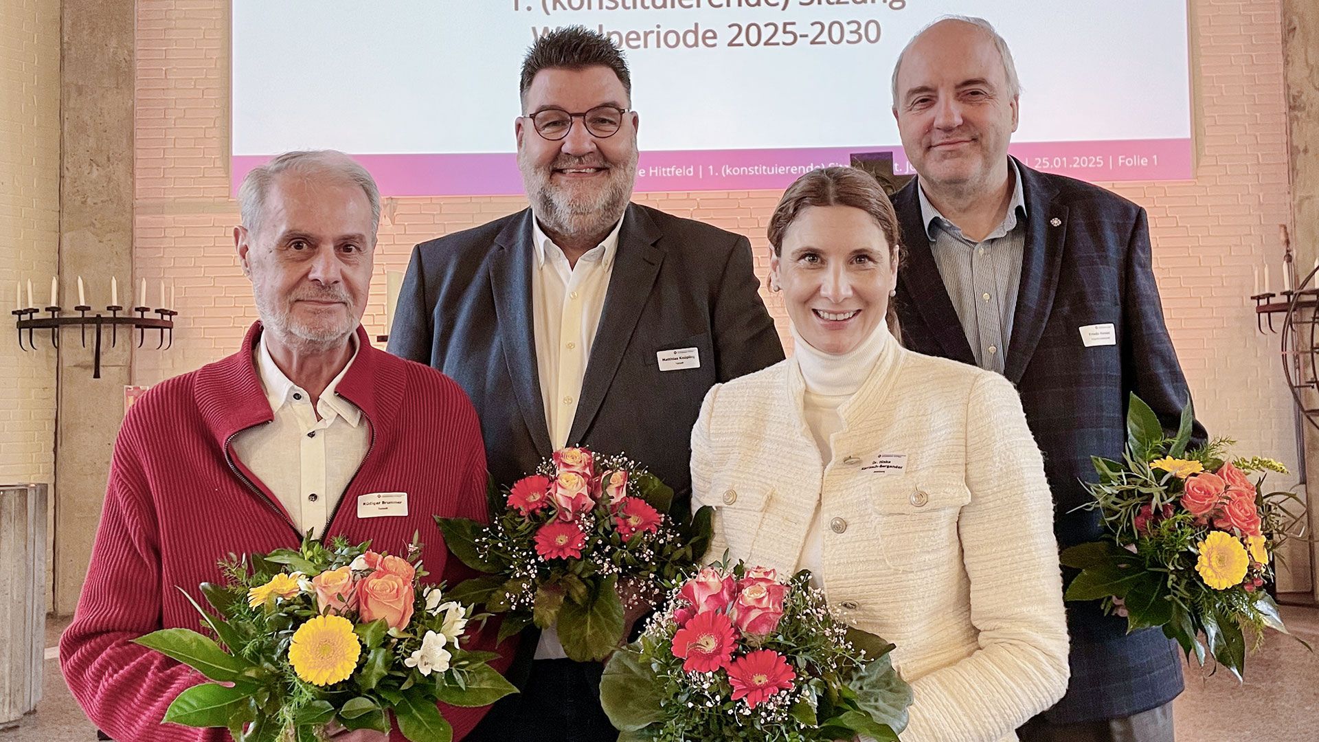 Das Präsidium der Kirchenkreissynode des Kirchenkreises Hittfeld: Rüdiger Brummer  (von links), Vorsitzender Matthias Knüpling, Dr. Hiska Karrasch-Bergander und Friedo Hansen. | Foto: C. Wöhling