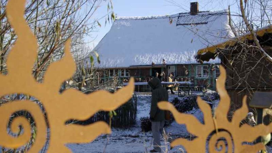 Weihnachtsmarkt der Kunsthandwerker bietet Schönes für Jung und Alt. | Foto: ein