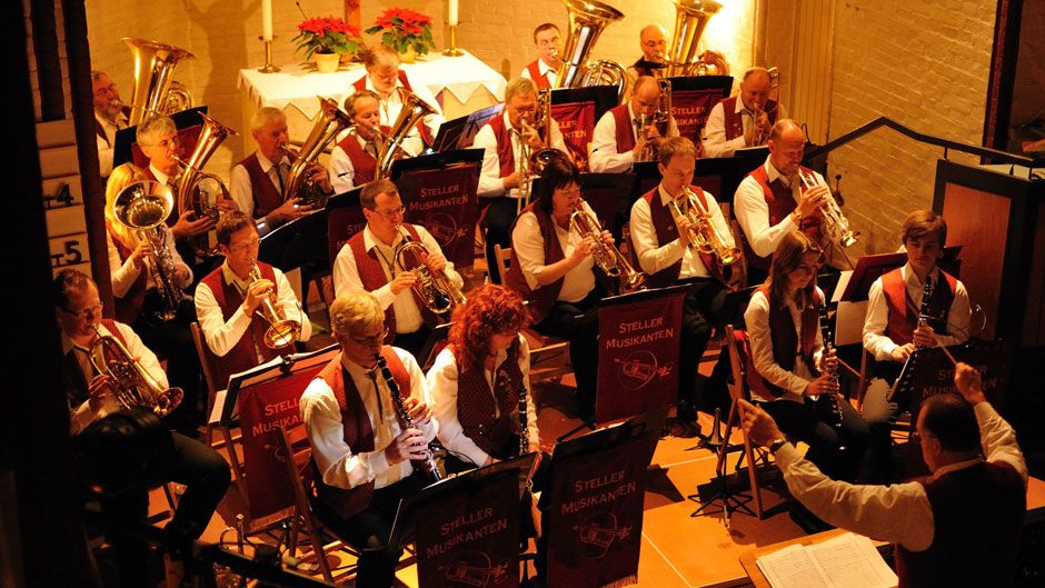Weihnachtskonzert der Steller Musikanten in der Kirche St. Michael. | Foto: ein