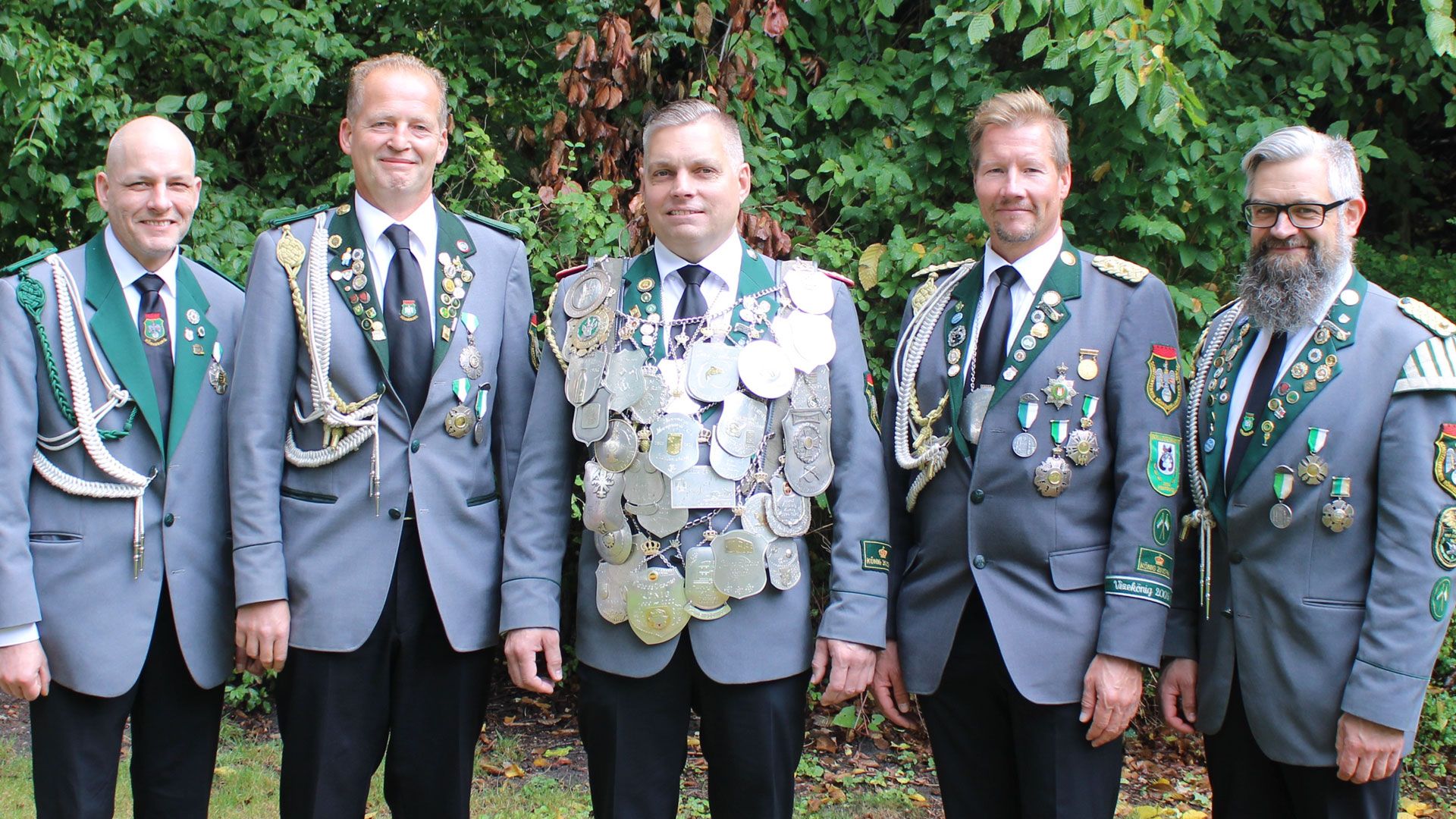 Freuen sich auf das Rönneburger Schützen- und Volksfest: Rudolf Rieger, Andreas Aldag, König Hermann Marquard, Björn Eilken und Christian Meyer jun. | Foto: ein