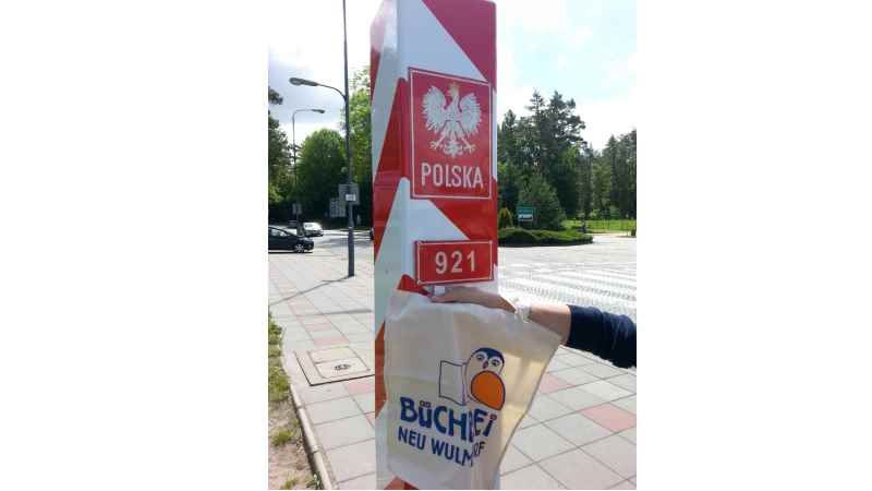 Eine Büchereitasche auf Reisen | Foto: ein