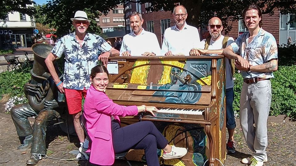 Das Team von Harburg Marketing freut sich auf einen Monat "play the piano!" in Harburg. | Foto: Niels Kreller