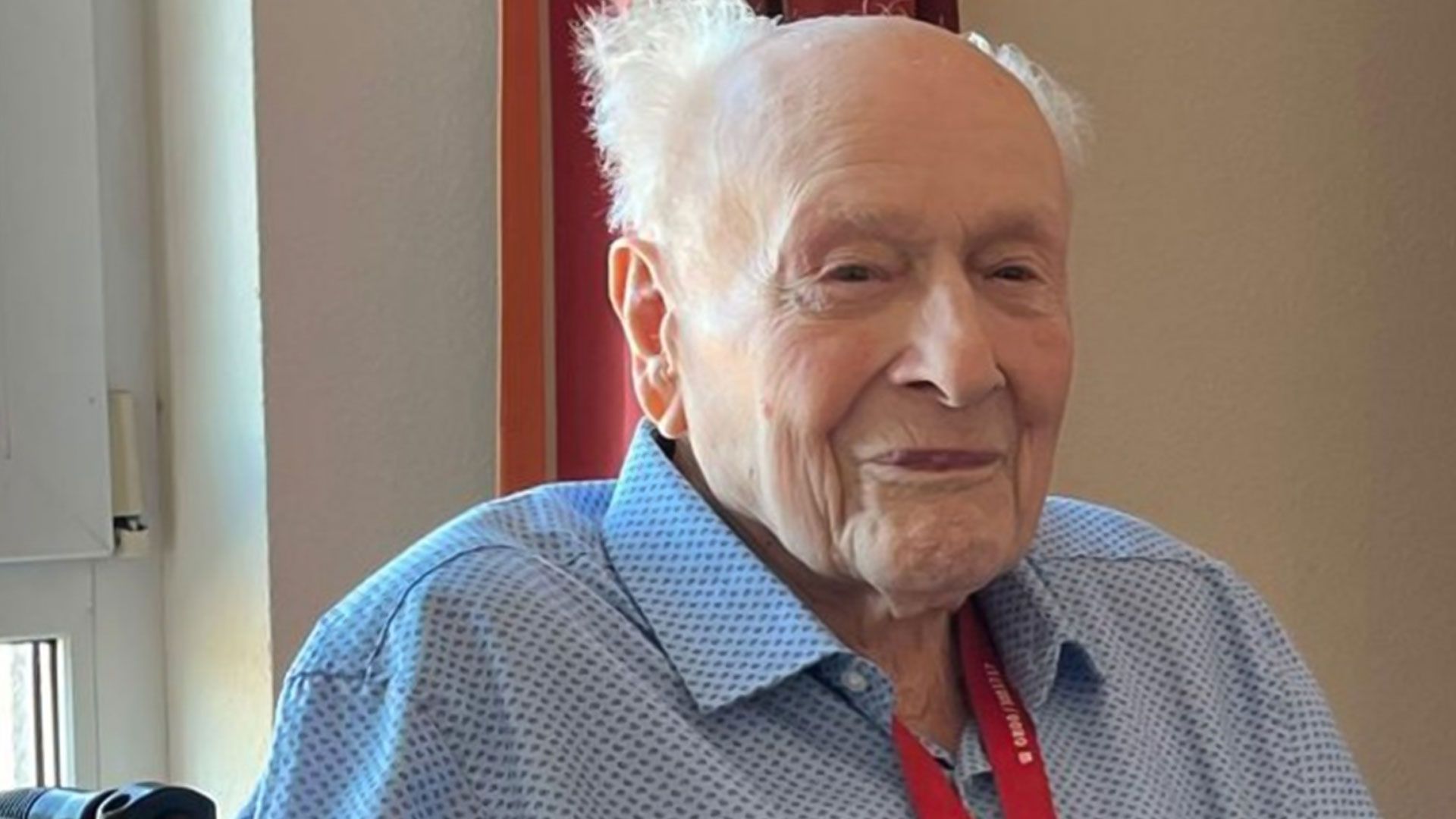 100 Jahre alt - und immer noch gut drauf: Willi Hinck aus Rade feierte in der Buxtehuder Senioren-Residenz. Foto: SV Rade