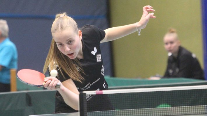 Haltungsnote 1: Lena_Gottschlich vom Tischtennis-Team des MTV Tostedt. Foto: Ralf Koenecke