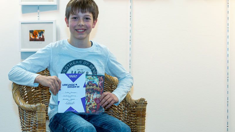 Der elfjährige Fleestedter Gymnasiast Lukas Kampers hat den 63. Regionalentscheid des Vorlesewettbewerbs des Börsenvereins des Deutschen Buchhandels für sich entschieden. | Foto: Stadt Buchholz