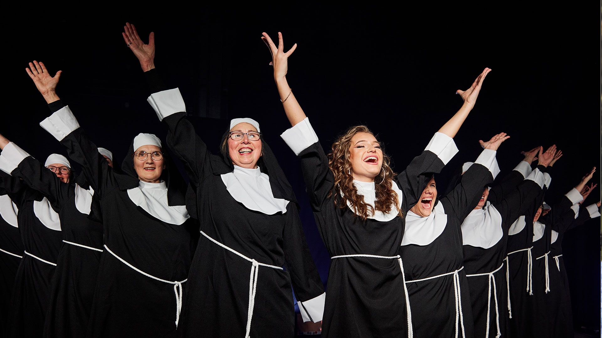 THE MUSICAL COMPANY aus Maschen bringt das Erfolgsmusical SISTER ACT gleich dreimal auf die Bühne der "Burg Seevetal" in Hittfeld. | Foto: ein