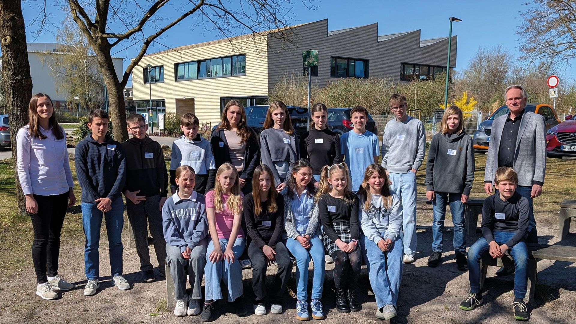 Gemeinschaftsbild der Schülerinnen und Schüler am Zukunftstag 2025. Foto: Gemeinde Neu Wulmstorf