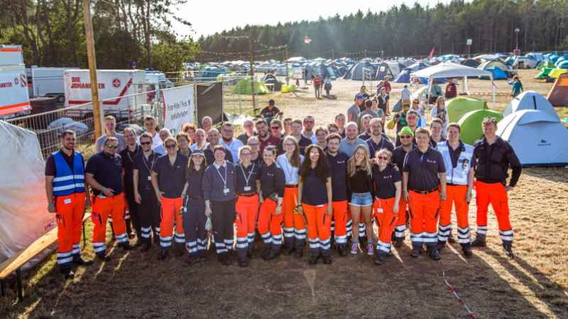 Die ehrenamtlichen Helfer im Regionalverband Harburg unterstützen zum Beispiel Sanitätsdienste bei großen Festivals, wie hier beim Deichbrand-Festival in Cuxhaven. | Foto: Johanniter
