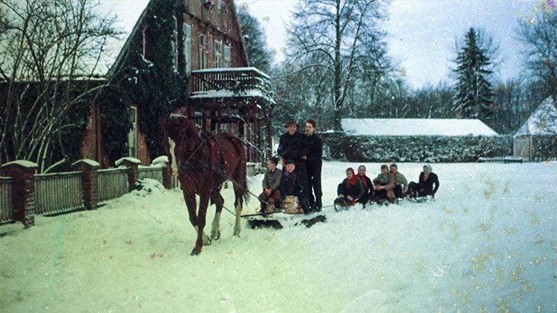 Pferdeschlittenfahrt im Jahr 1960. Foto aus der Ausstellung „Auf Eis und Schnee“. | Foto: Daudieck