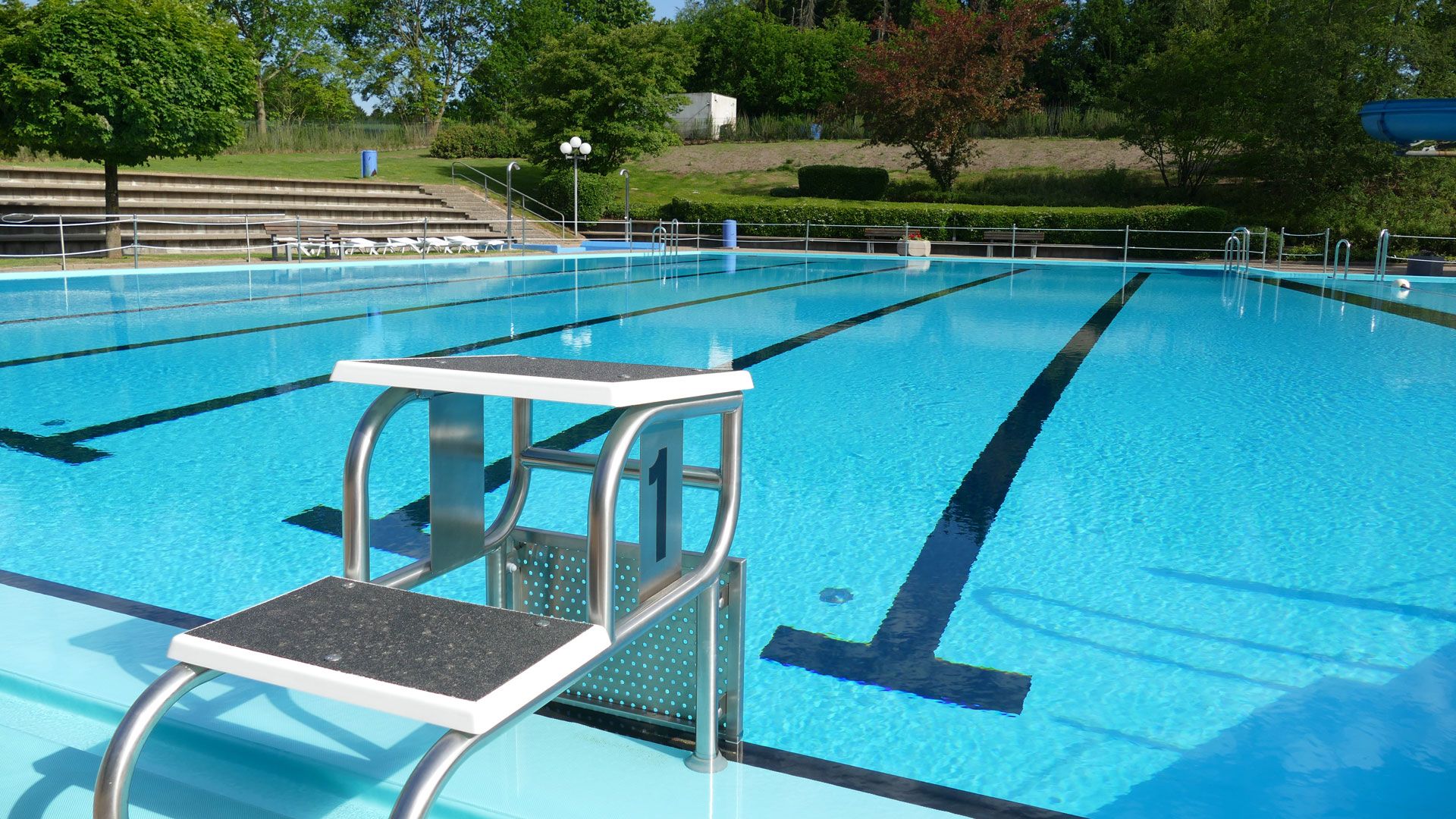Wer jetzt noch mal die letzten Spätsommertage im Freibad Hittfeld nutzen möchte, muss sich beeilen. | Foto: ein