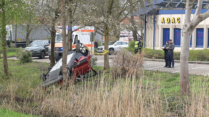Der E-Volvo hatte sich überschlagen. | Foto: Niels Kreller