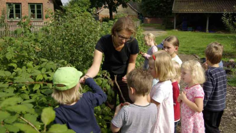 Kräuterkunde für die Kinder. | Foto: ein