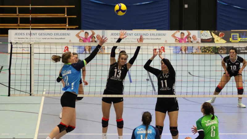 MVP-Hanne Binkau fliegt zum Ball. | Foto: ein