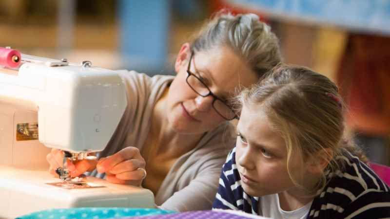 Alte und neue Techniken locken Selbermacher zum Handarbeitstag. | Foto: ein