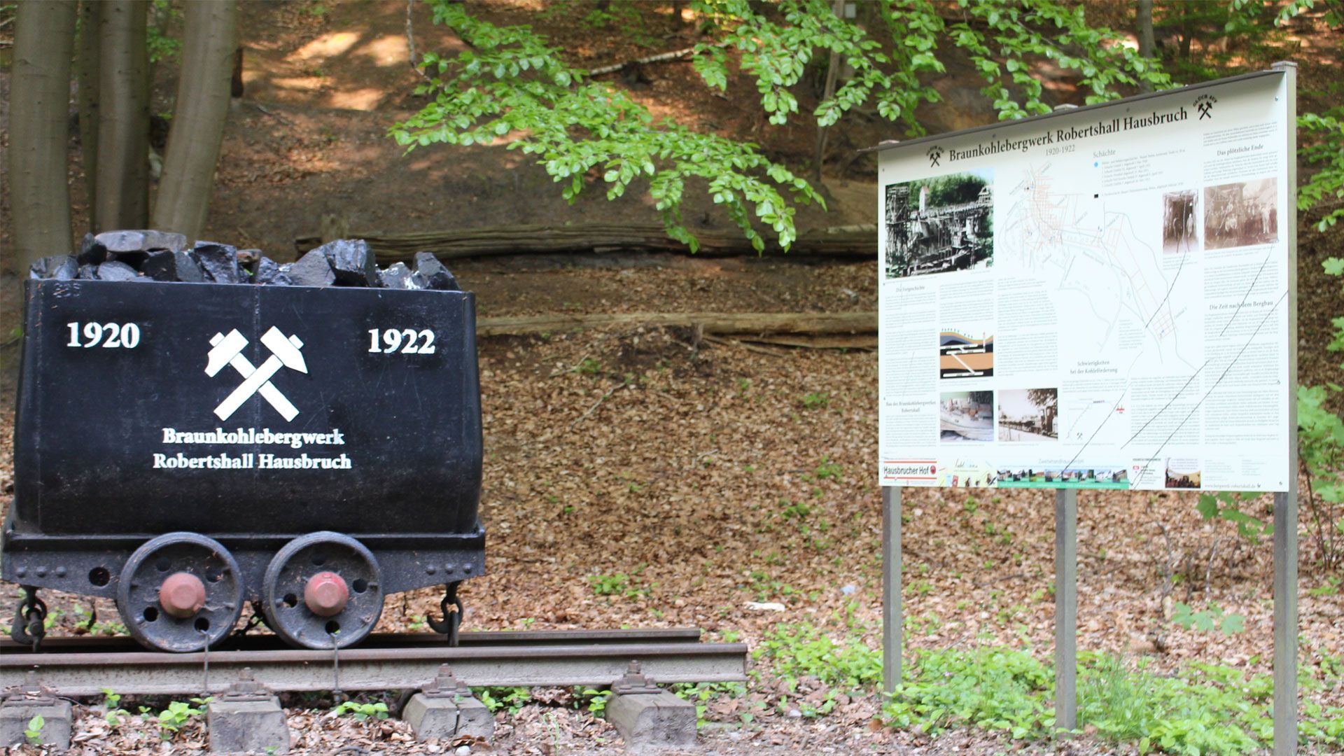 Am Bergwerk in Hausbruch an der Landesgrenze zwischen Hamburg und Niedersachsen will Axel Krones, der Ortsbürgermeister von Ehestorf/Alvesen, mit Hamburger Baubeteiligten am 1. Juli auf das Ende der langen Bauarbeiten anstoßen. | Foto: ein