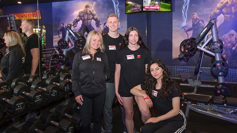 Die Trainerinnen und Trainer vom clever fit Studio Neugraben freuen sich auf neue Mitglieder.
