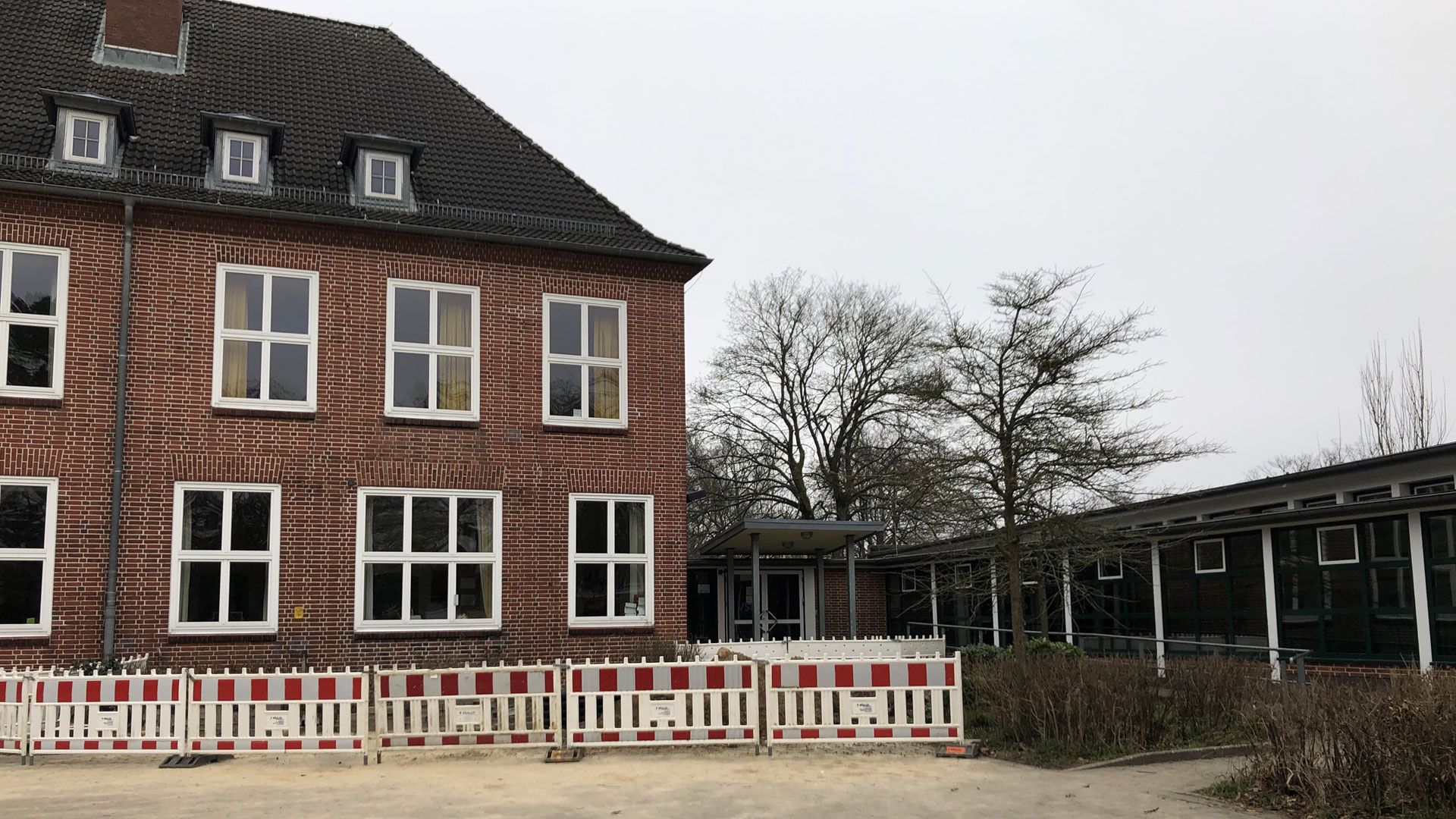 Die Bau- und Sanierungsarbeiten weiter.  Foto: ein