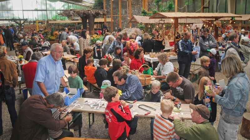 Stöbern, bummeln und mitmachen auf dem  alljährlichen Herbstmarkt. | Foto: ein