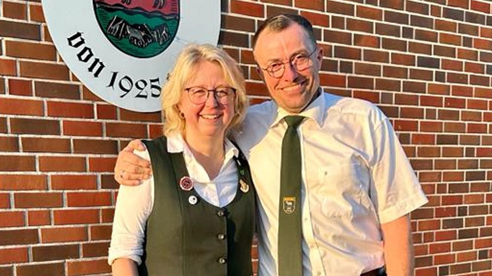 Der neue Heidenauer Vizekönig Lars Tödter wurde mit seiner Frau Michaela gefeiert. | Foto: ein