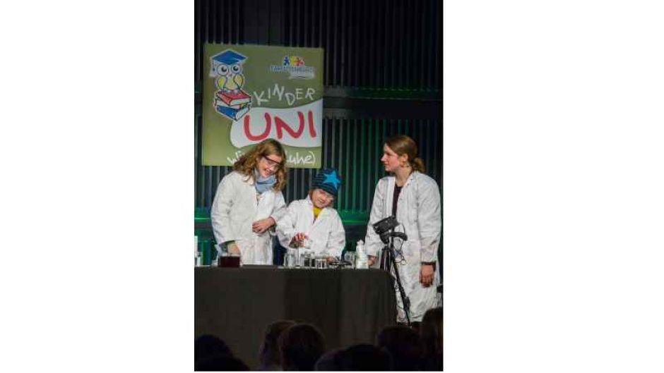 Mit viel Spass und Interesse dürfen die Kinder an der Kinder- Uni diverse Experimente erleben. | Foto: ein