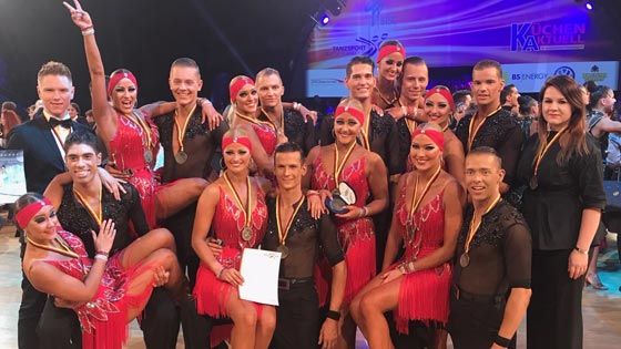 Vor einem Jahr belegte das Team von Blau-Weiss Buchholz bei den Titelkämpfen 2018 in Braunschweig den dritten Platz hinter den Teams vom Grün-Gold-Club Bremen und aus Velbert. | Foto: ein